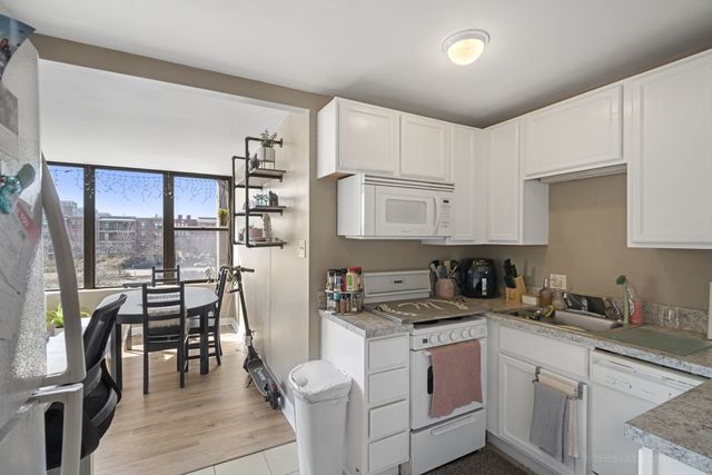 345 E Eastgate Place 306, Chicago, IL 60616