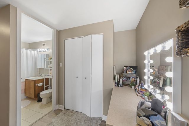 345 E Eastgate Place 306, Chicago, IL 60616