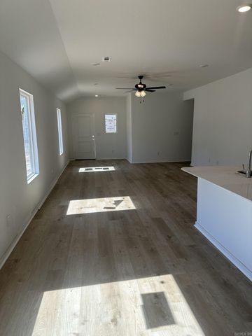 8105 Chesapeake Trail, Bauxite, AR 72011
