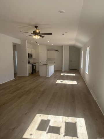 8105 Chesapeake Trail, Bauxite, AR 72011