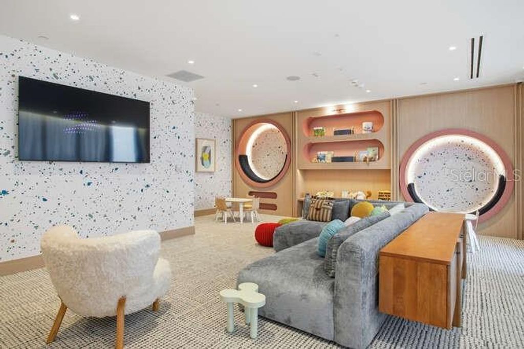 Image 16 of property listing at 3015 S YSABELLA AVENUE 604, Tampa, FL 33629