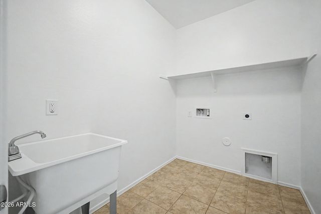 3313 E RUSSELL Street, Mesa, AZ 85213