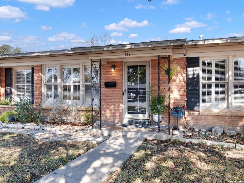 215 Millwood Lane, San Antonio, TX 78216