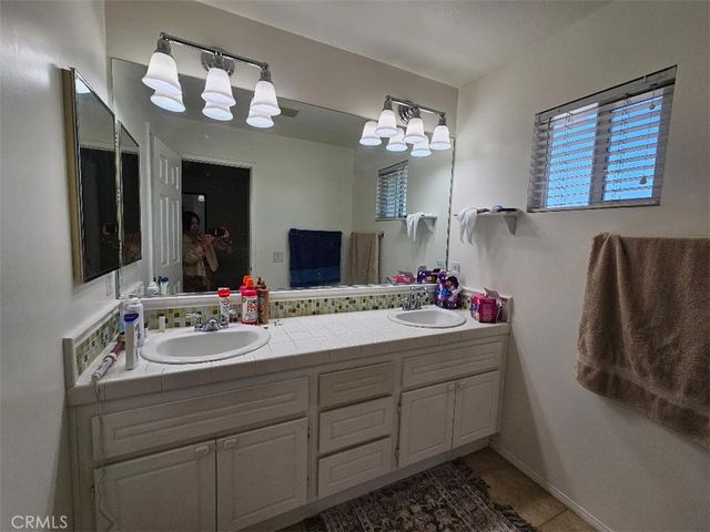 5965 Lost Horse, Fontana, CA 92336