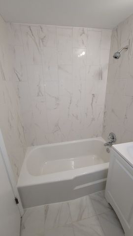 9600 S KOMENSKY Avenue 3W, Oak Lawn, IL 60453