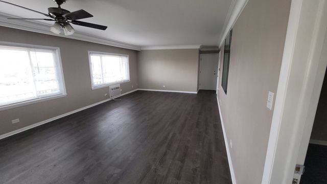 9600 S KOMENSKY Avenue 3W, Oak Lawn, IL 60453
