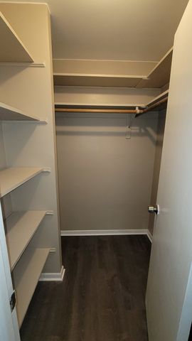 9600 S KOMENSKY Avenue 3W, Oak Lawn, IL 60453