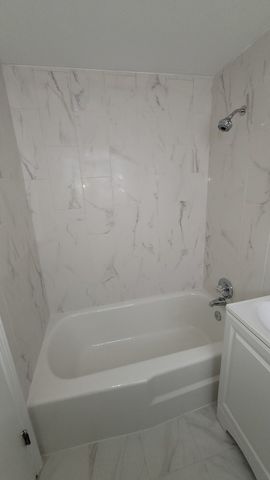 9600 S KOMENSKY Avenue 3W, Oak Lawn, IL 60453