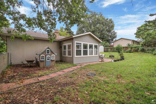 417 Warner Park Rd, Manhattan, KS 66503
