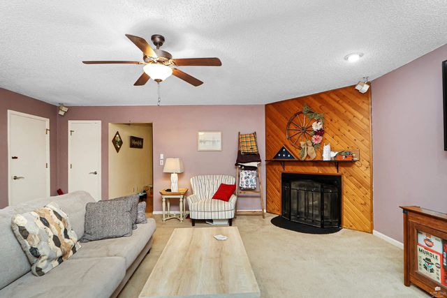 417 Warner Park Rd, Manhattan, KS 66503