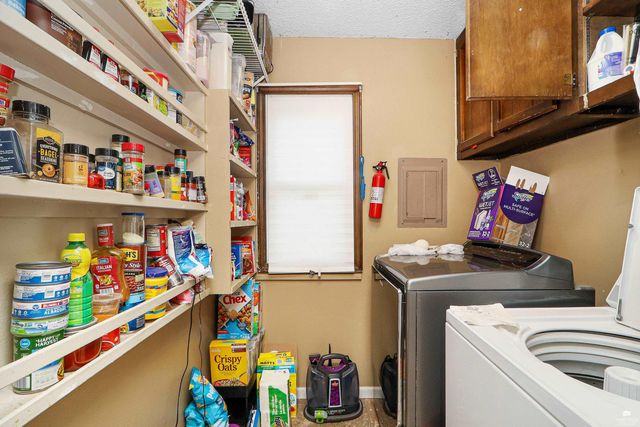 417 Warner Park Rd, Manhattan, KS 66503