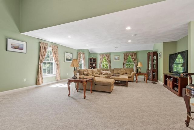 5 Laury Lane, Littleton, MA 01460