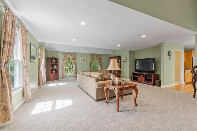 5 Laury Lane, Littleton, MA 01460