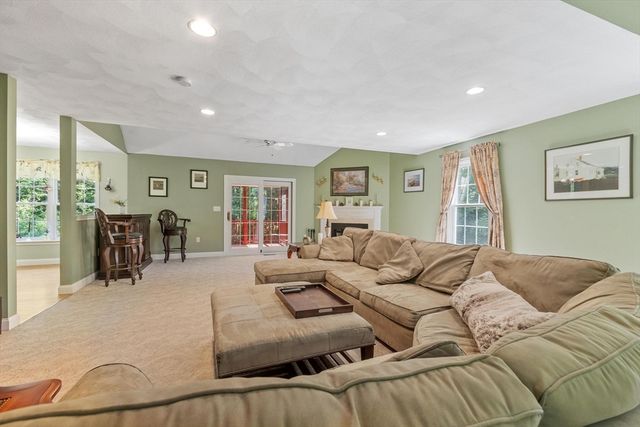 5 Laury Lane, Littleton, MA 01460