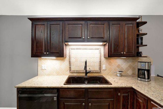 473 County Road 375, San Antonio, TX 78253