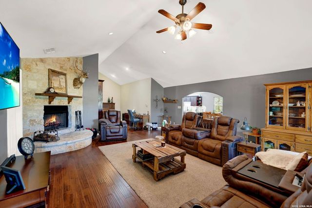 473 County Road 375, San Antonio, TX 78253