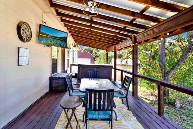 473 County Road 375, San Antonio, TX 78253