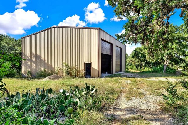 473 County Road 375, San Antonio, TX 78253