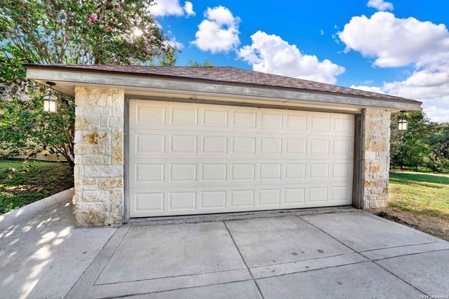 473 County Road 375, San Antonio, TX 78253