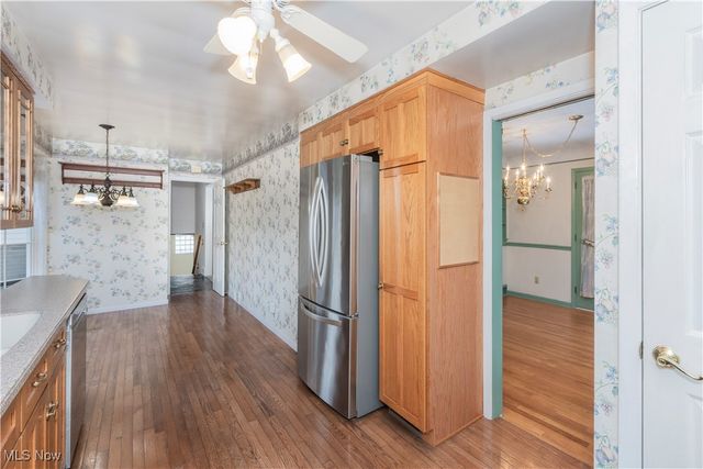 950 Colony Drive, Highland Heights, OH 44143