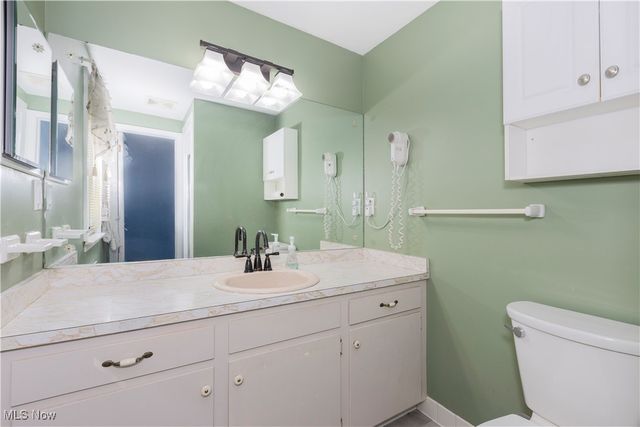 950 Colony Drive, Highland Heights, OH 44143