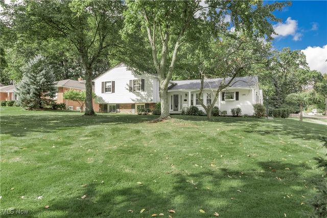 950 Colony Drive, Highland Heights, OH 44143