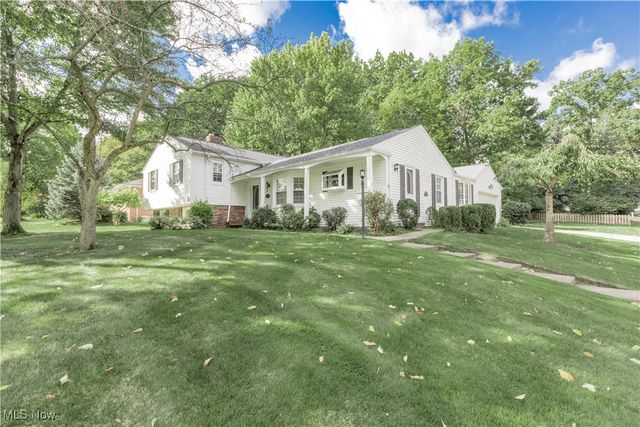 950 Colony Drive, Highland Heights, OH 44143