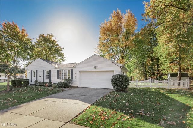 950 Colony Drive, Highland Heights, OH 44143