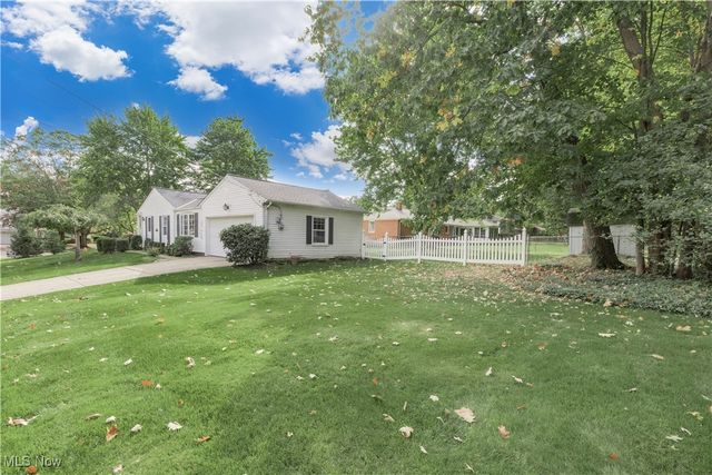 950 Colony Drive, Highland Heights, OH 44143