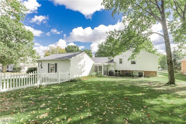 950 Colony Drive, Highland Heights, OH 44143