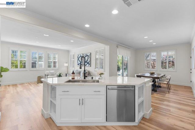 2410 Robinson Cir, Livermore, CA 94550