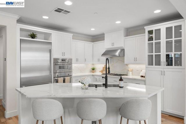 2410 Robinson Cir, Livermore, CA 94550