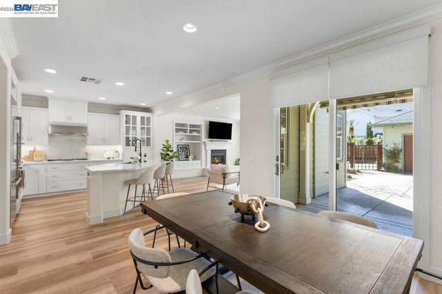 2410 Robinson Cir, Livermore, CA 94550