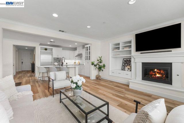 2410 Robinson Cir, Livermore, CA 94550