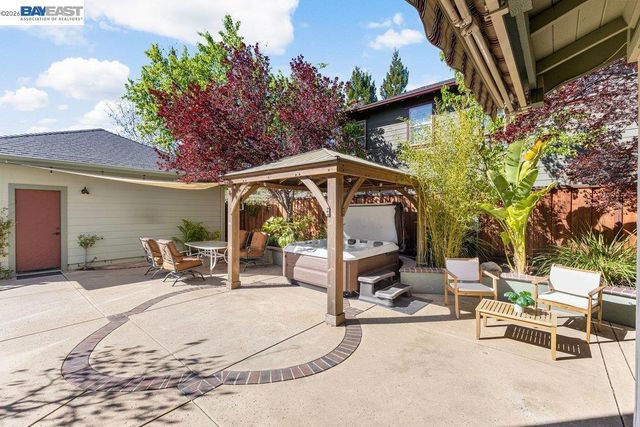 2410 Robinson Cir, Livermore, CA 94550