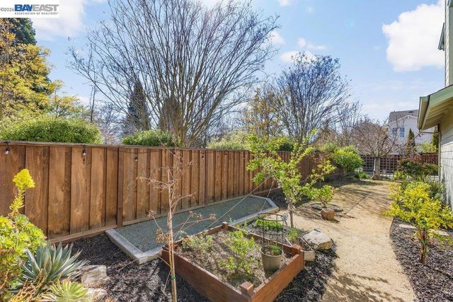 2410 Robinson Cir, Livermore, CA 94550