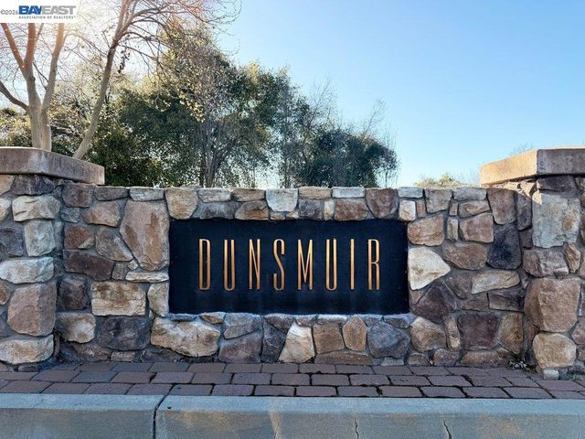 2410 Robinson Cir, Livermore, CA 94550