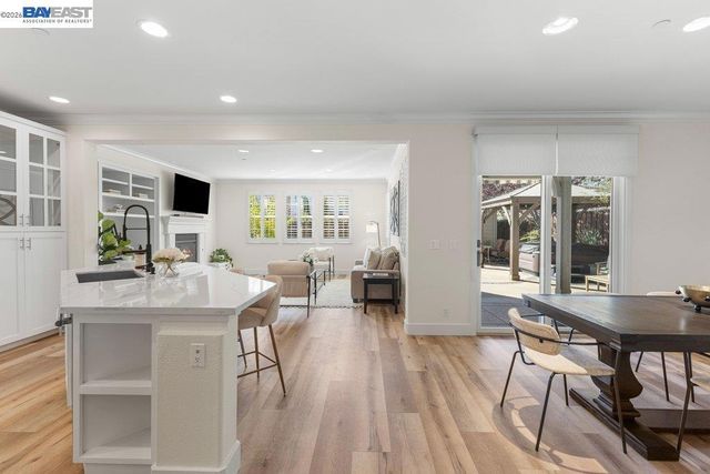 2410 Robinson Cir, Livermore, CA 94550