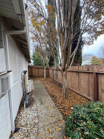 1550 Swallowview Dr, Lincoln, CA 95648