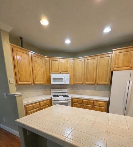 1550 Swallowview Dr, Lincoln, CA 95648