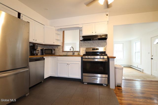 12 Nelson Avenue, Colonie, NY 12110