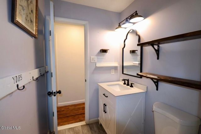 12 Nelson Avenue, Colonie, NY 12110