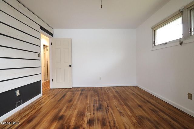 12 Nelson Avenue, Colonie, NY 12110