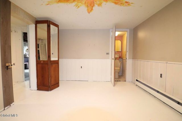 12 Nelson Avenue, Colonie, NY 12110