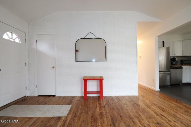 12 Nelson Avenue, Colonie, NY 12110