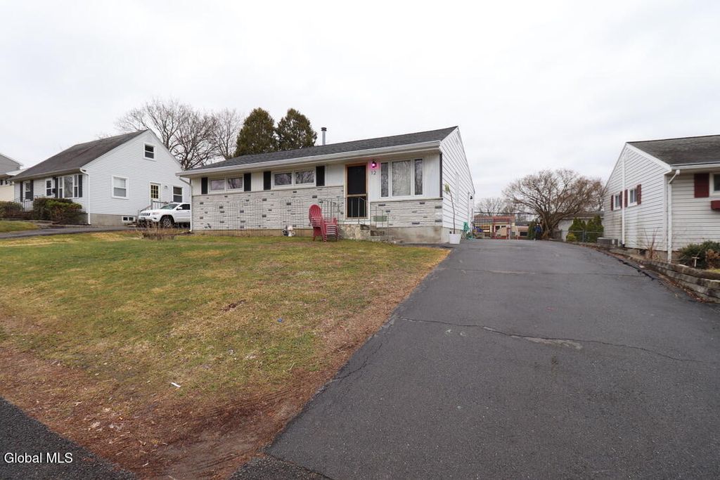 12 Nelson Avenue, Colonie, NY 12110