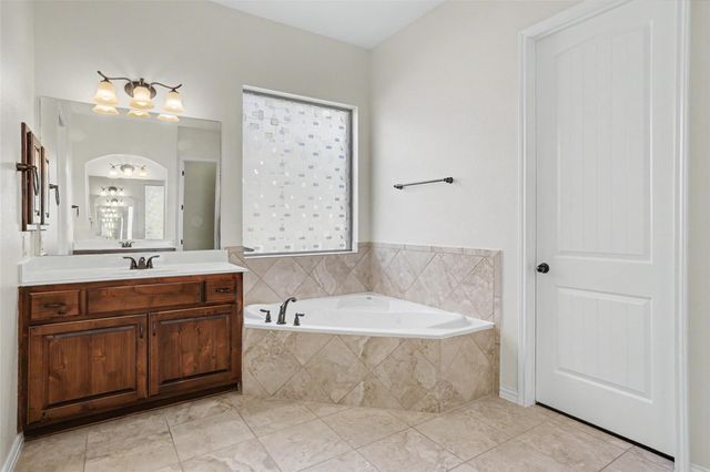 1020 Winding Way DR, Georgetown, TX 78628