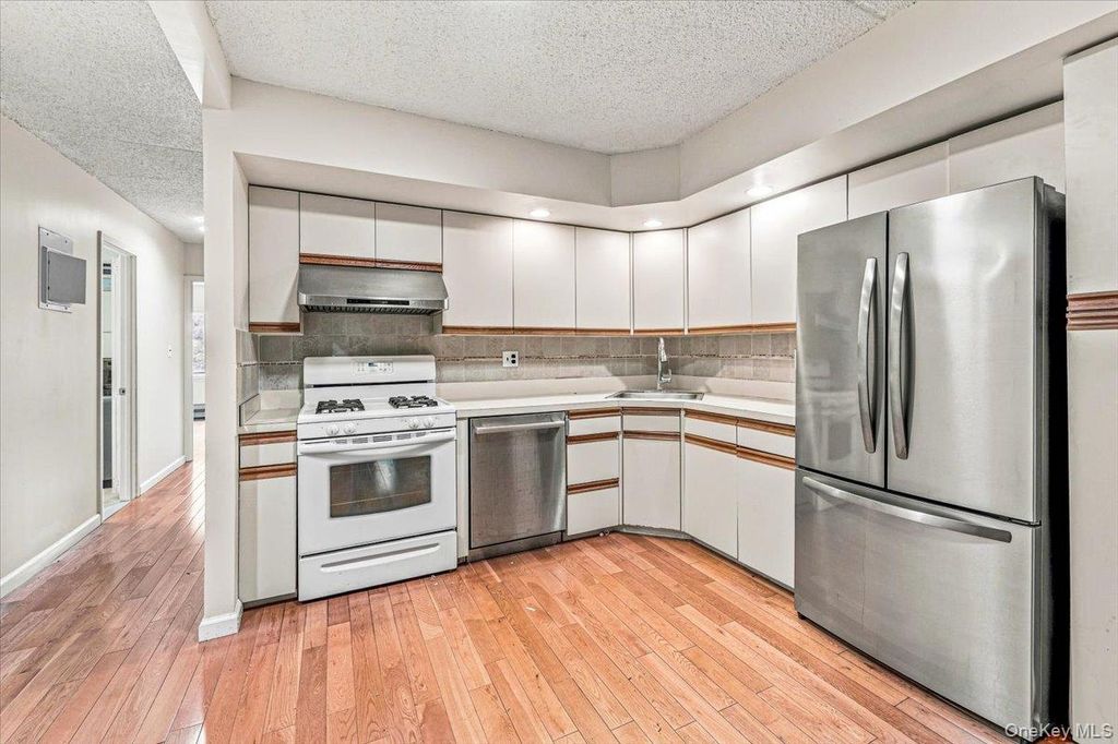 71-24 162nd Street 2, Fresh Meadows, NY 11365 — photo 5