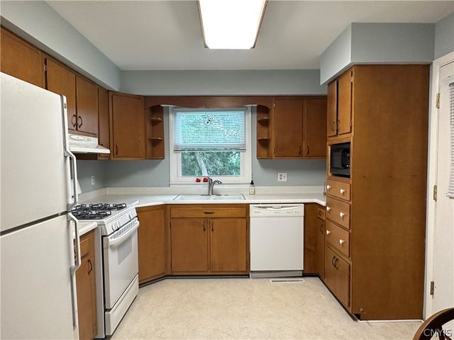 103 Grove Ave Extension, Auburn, NY 13021
