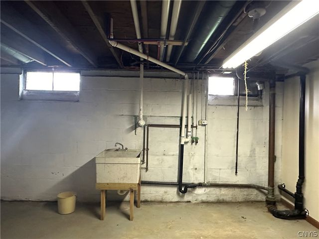 103 Grove Ave Extension, Auburn, NY 13021